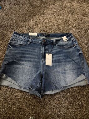 Judy Blue Faded Blue Cutoff Denim Shorts